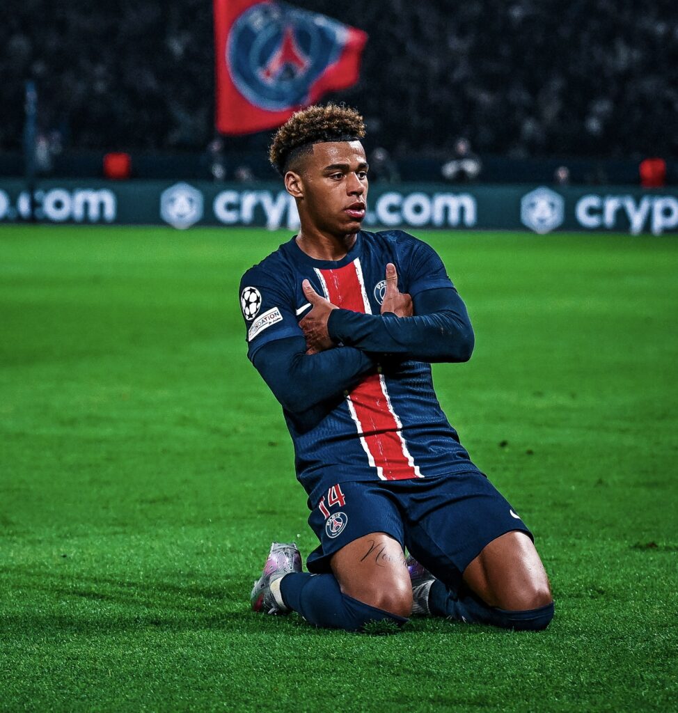 Désiré Doué buteur face à Aston Villa pour le PSG lors du match aller de quarts de finale de Ligue des Champions